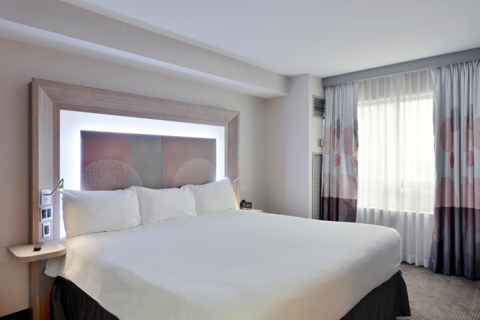 Готель Doubletree By Hilton Ottawa Downtown Екстер'єр фото