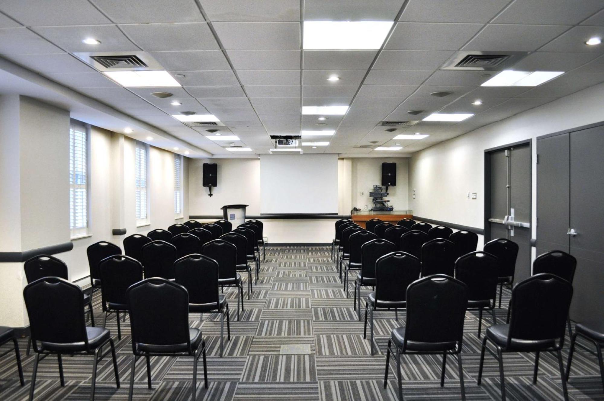 Готель Doubletree By Hilton Ottawa Downtown Екстер'єр фото