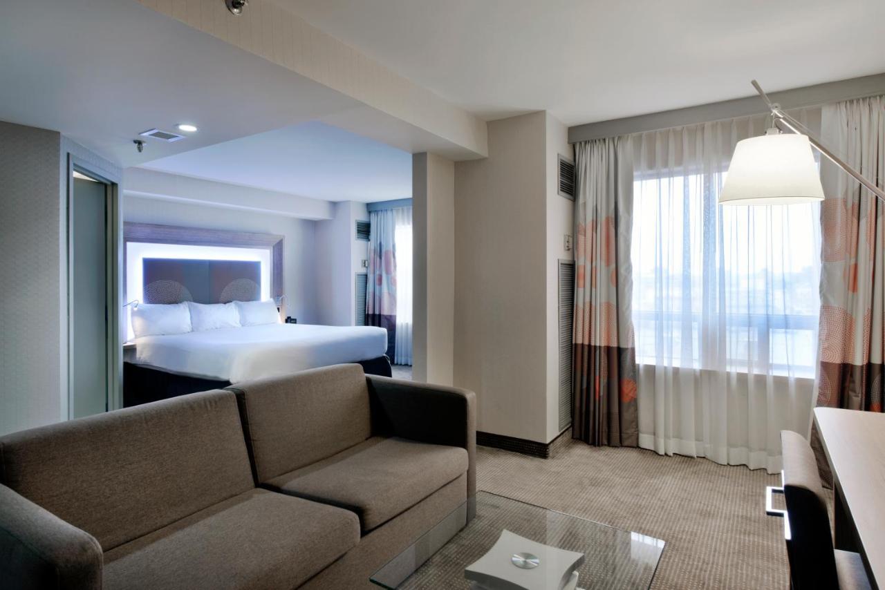 Готель Doubletree By Hilton Ottawa Downtown Екстер'єр фото