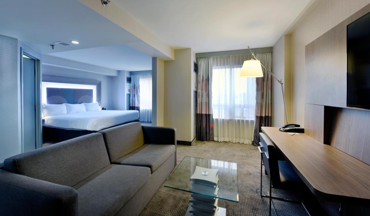Готель Doubletree By Hilton Ottawa Downtown Екстер'єр фото